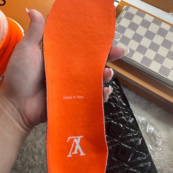 AUTHENTIC LV SNEAKERS UNISEX - Picture 3 of 14